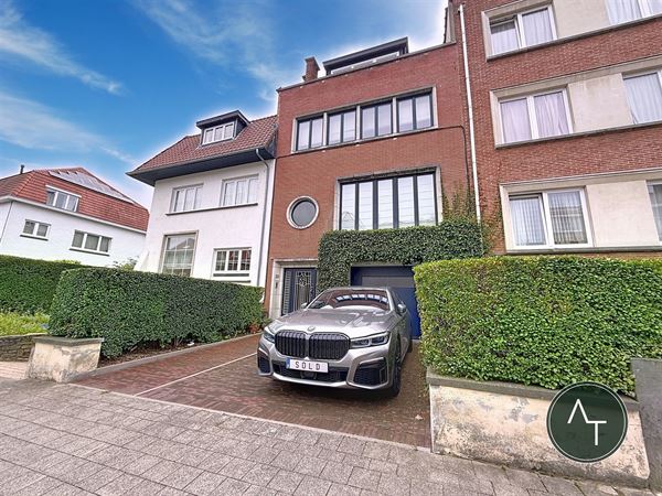 Pagodes / Moderniste huis 4sl +/- 215m² te renoveren