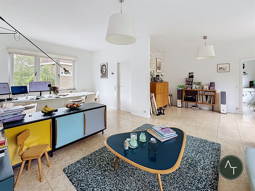 Sint-Job / Modernistische woning 3-sl +/- 204 m² met garage en tuin