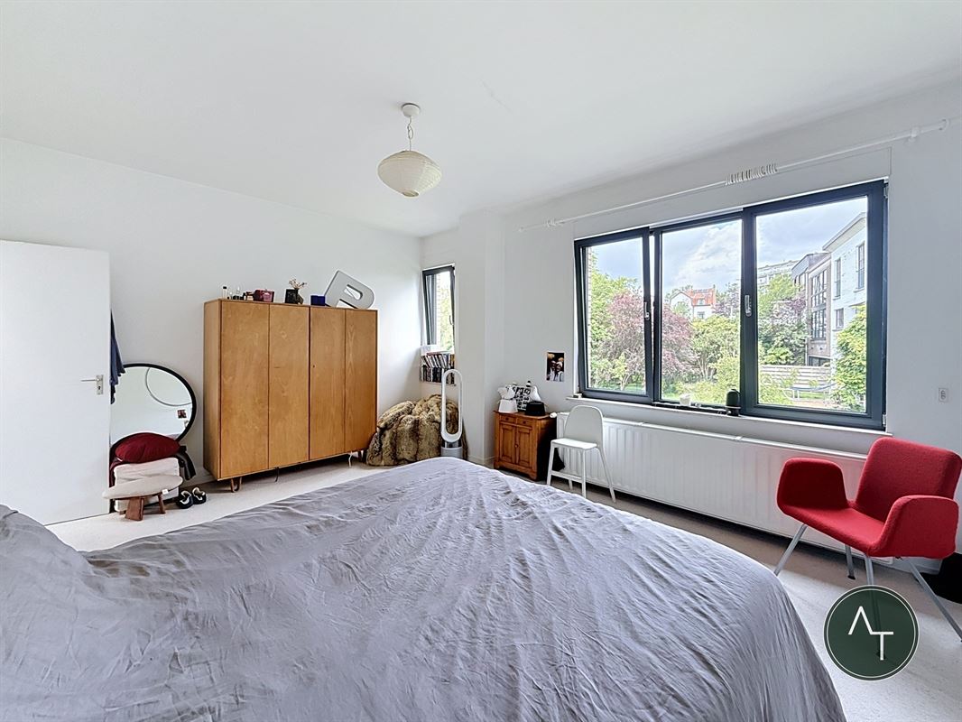 Sint-Job / Modernistische woning 3-sl +/- 204 m² met garage en tuin