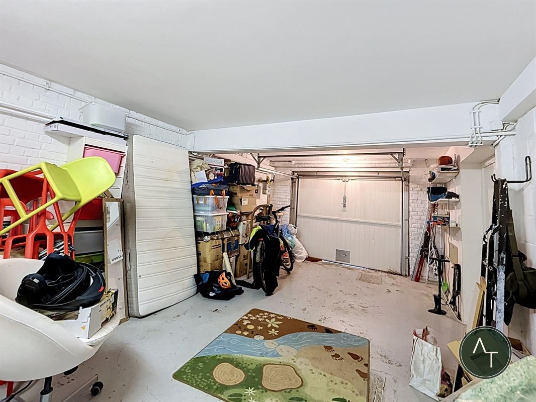 Sint-Job / Modernistische woning 3-sl +/- 204 m² met garage en tuin