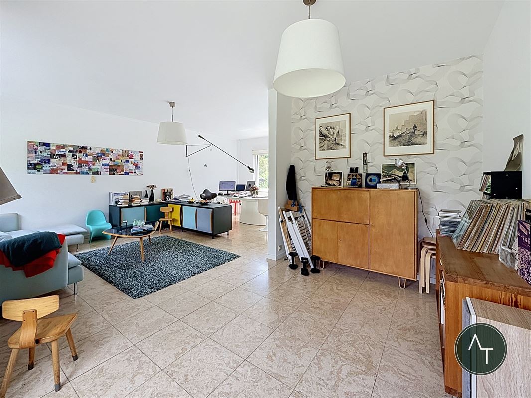 Sint-Job / Modernistische woning 3-sl +/- 204 m² met garage en tuin