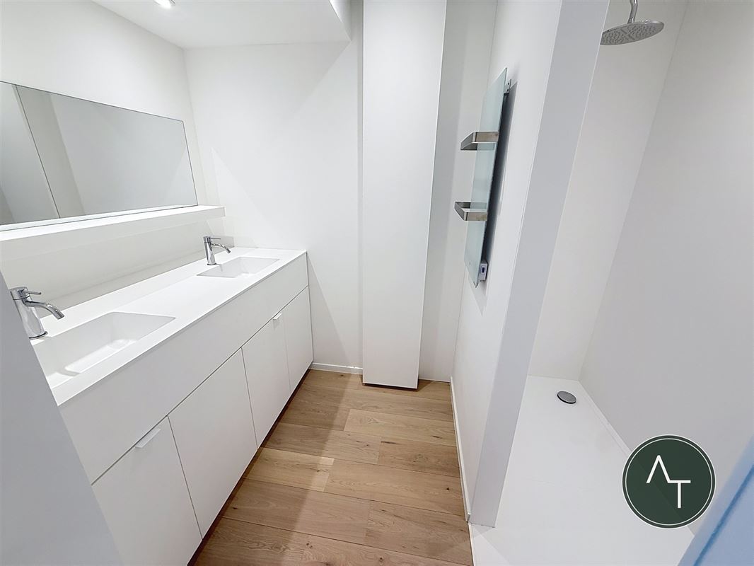 Joli Bois / App. 2-bed +/- 107m² renovated with terrace