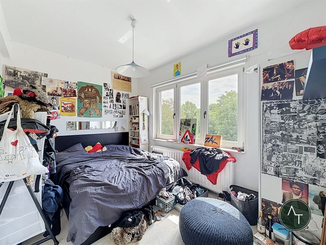Sint-Job / Modernistische woning 3-sl +/- 204 m² met garage en tuin