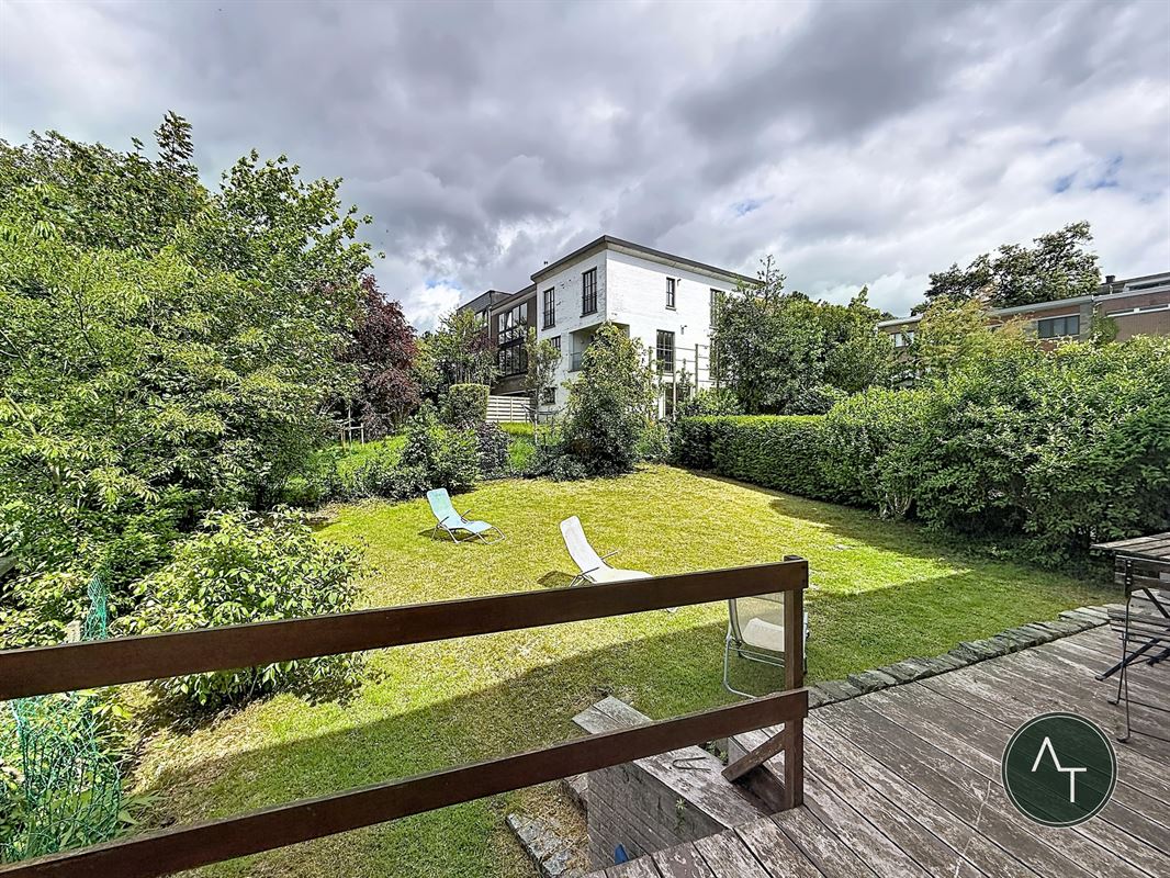 Sint-Job / Modernistische woning 3-sl +/- 204 m² met garage en tuin