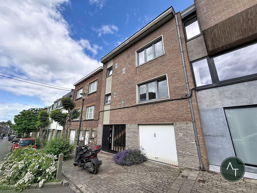 Sint-Job / Modernistische woning 3-sl +/- 204 m² met garage en tuin