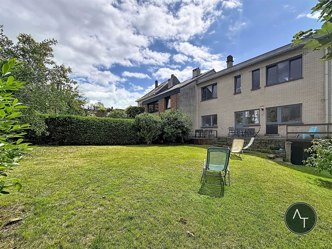 Sint-Job / Modernistische woning 3-sl +/- 204 m² met garage en tuin