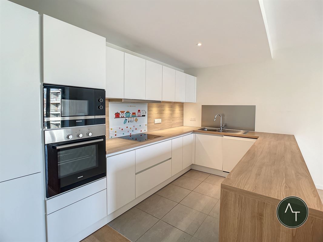 Châtelain / App. 2sl +/- 77m² met terras