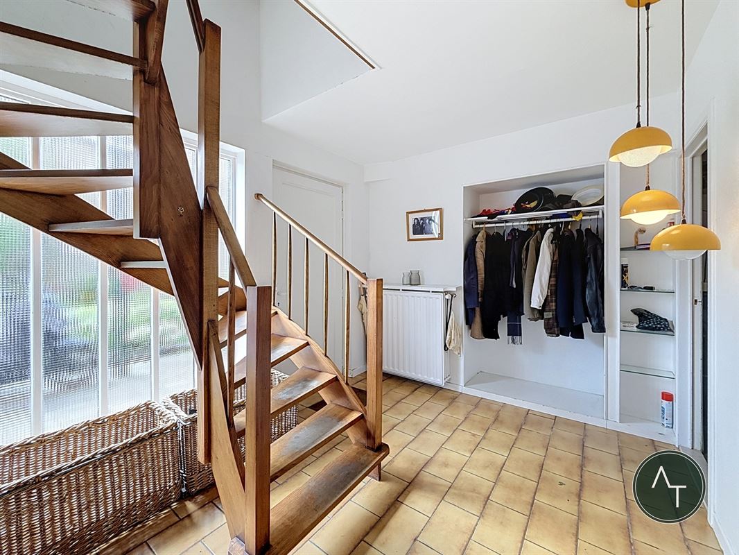 Sint-Job / Modernistische woning 3-sl +/- 204 m² met garage en tuin