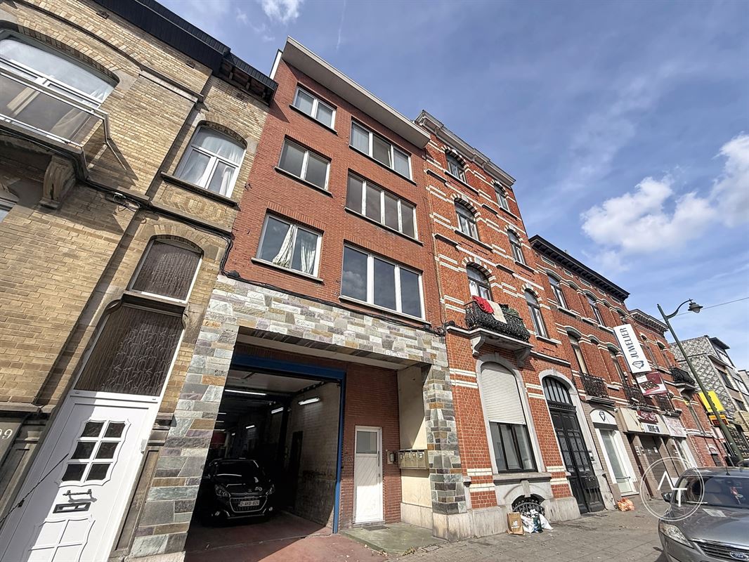 Trèfles / 2-bed app. +/- 78m² to renovate (2 available units)