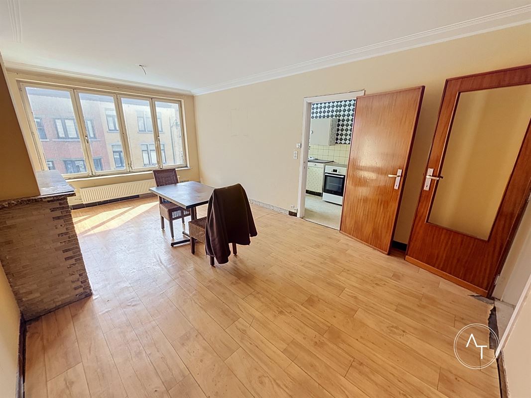Trèfles / 2-bed app. +/- 78m² to renovate (2 available units)