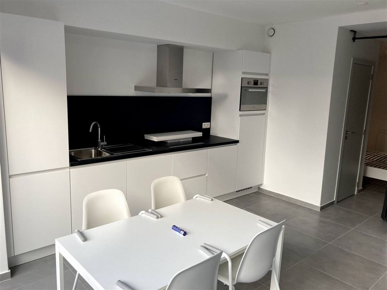 Opbrengsteigendom - 5 luxekamers met eigen sanitair en 1 luxestudio