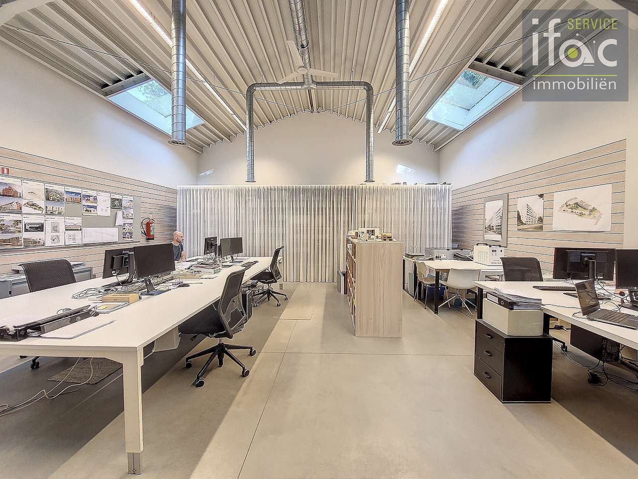 Kantoorruimte/atelier met duplexapp. in centrum Tervuren