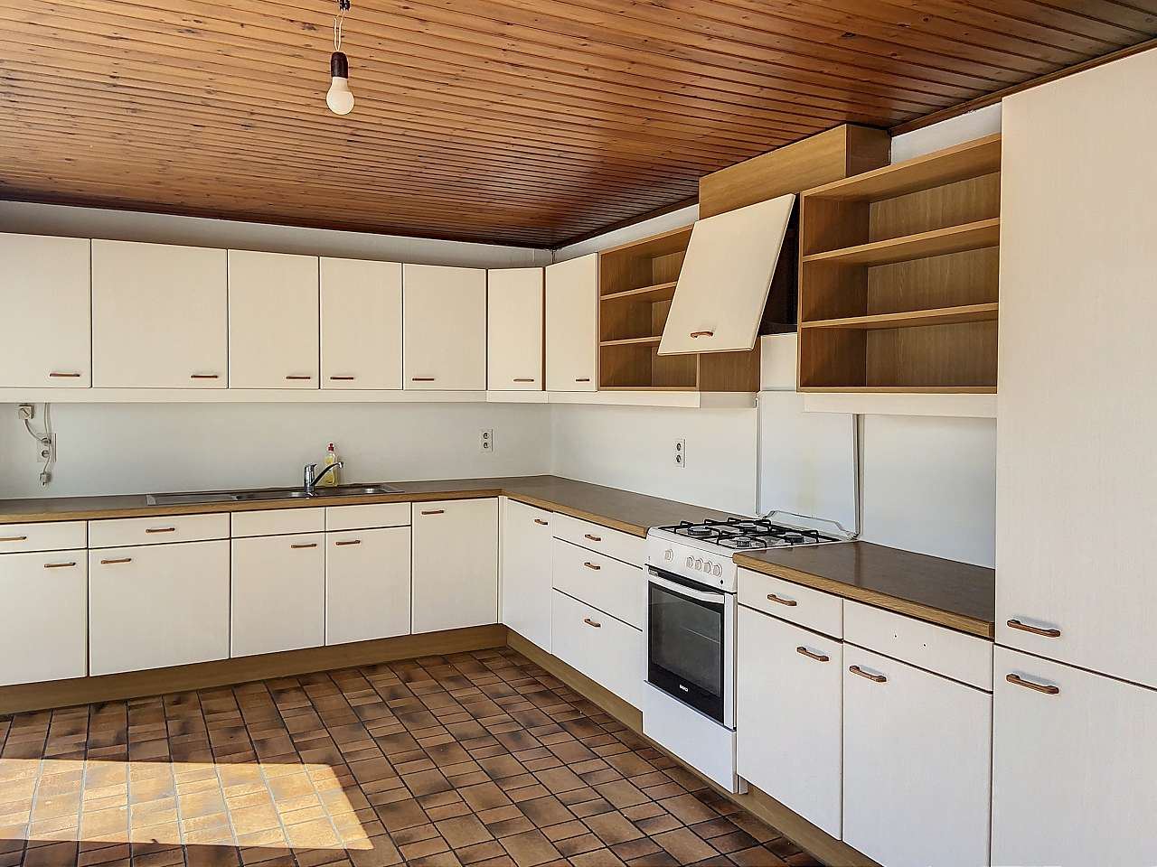 Kantoorruimte/atelier met duplexapp. in centrum Tervuren