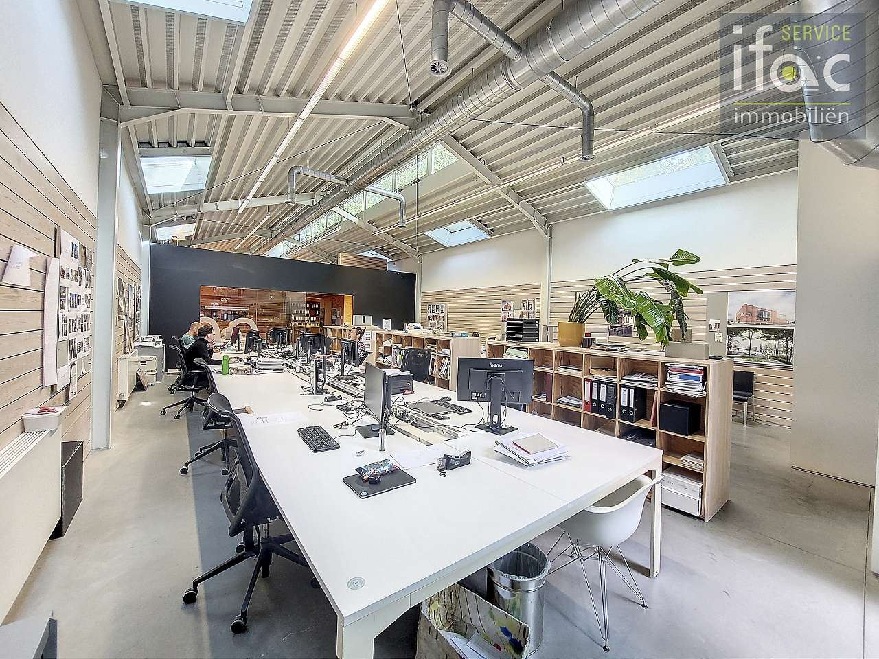 Kantoorruimte/atelier met duplexapp. in centrum Tervuren