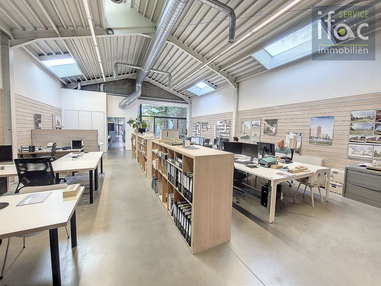 Kantoorruimte/atelier met duplexapp. in centrum Tervuren