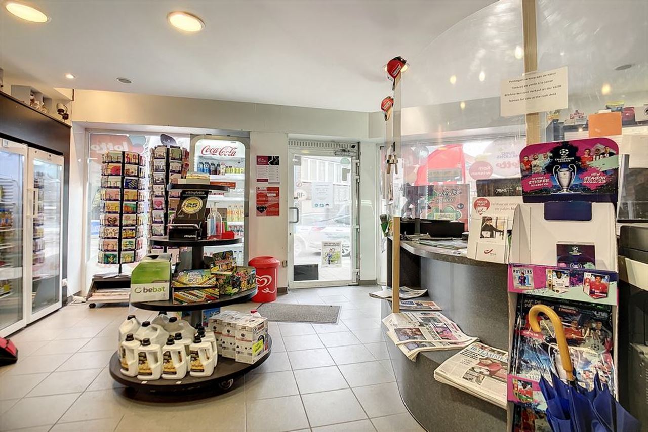 Opbrengstgebouw met handelsruimte en appartment