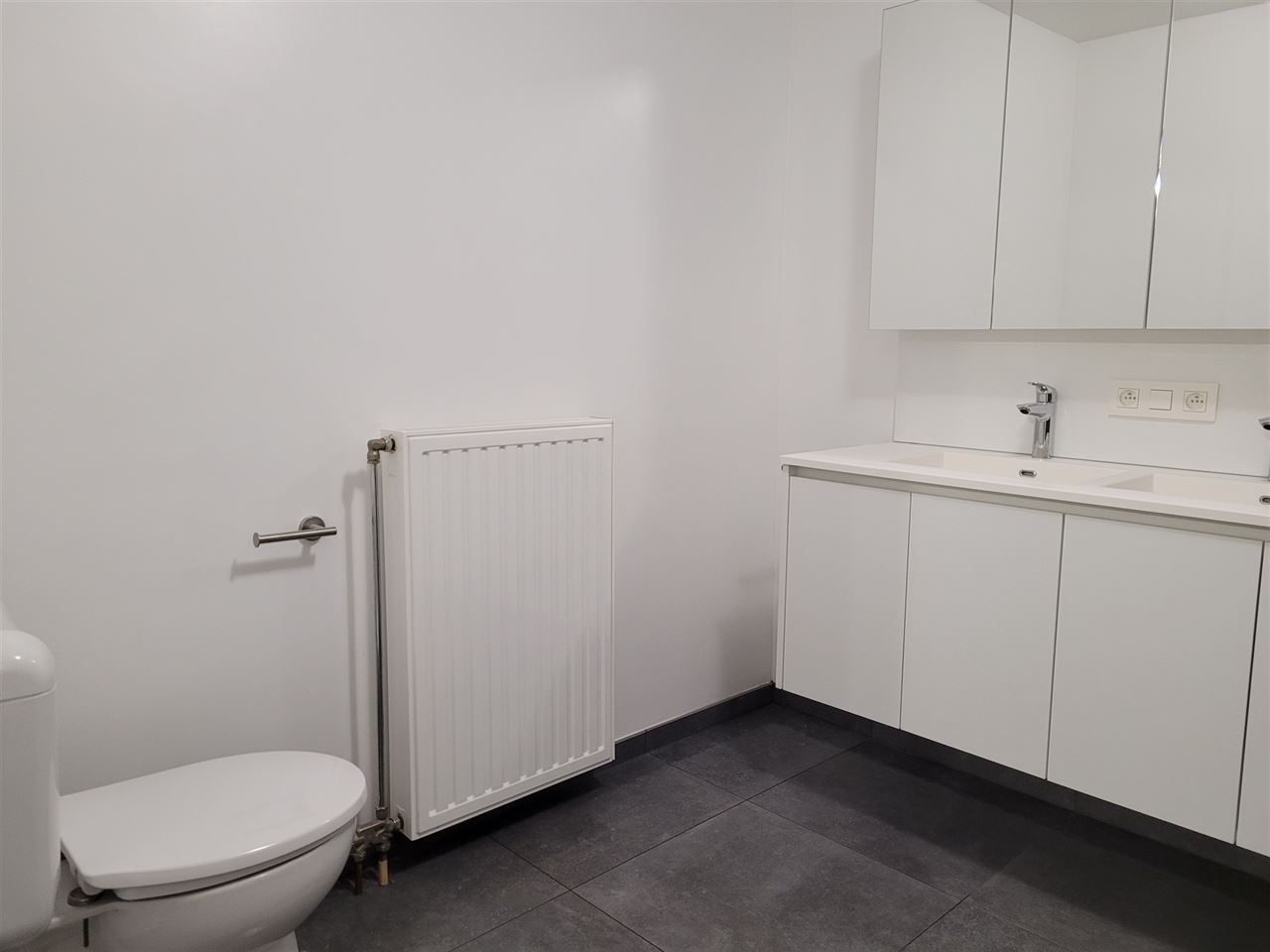 Koppelvilla in rustige straat vlakbij het Park van Tervuren.