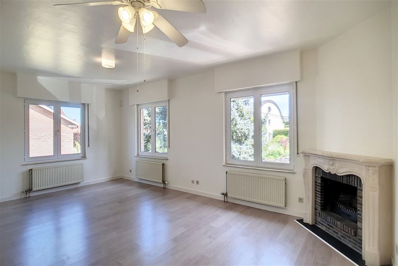 Koppelvilla in rustige straat vlakbij het Park van Tervuren.