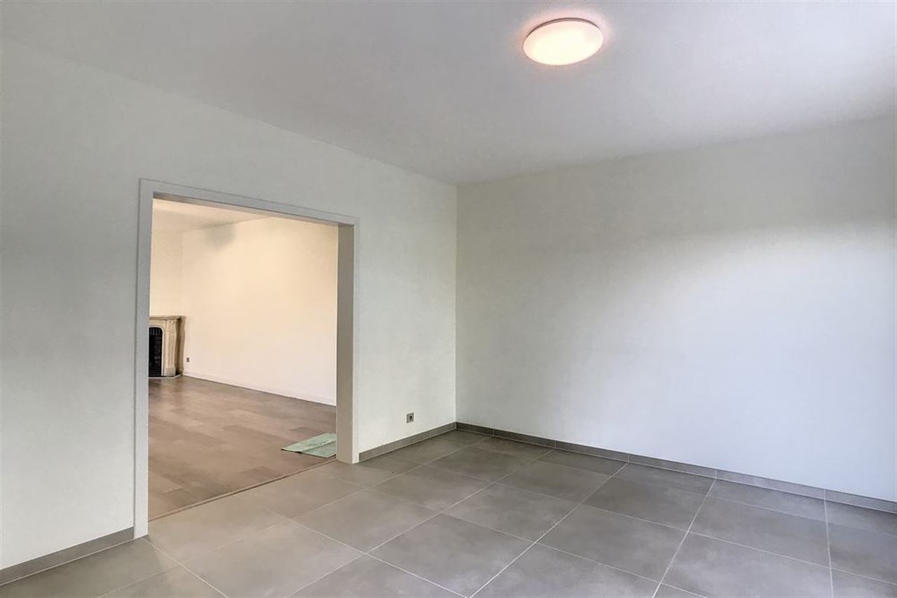 Koppelvilla in rustige straat vlakbij het Park van Tervuren.