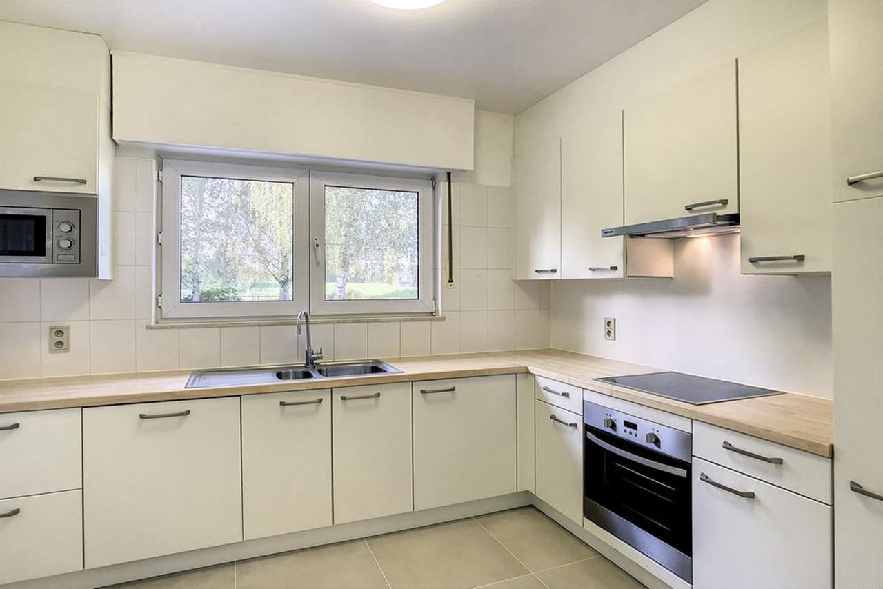 Koppelvilla in rustige straat vlakbij het Park van Tervuren.