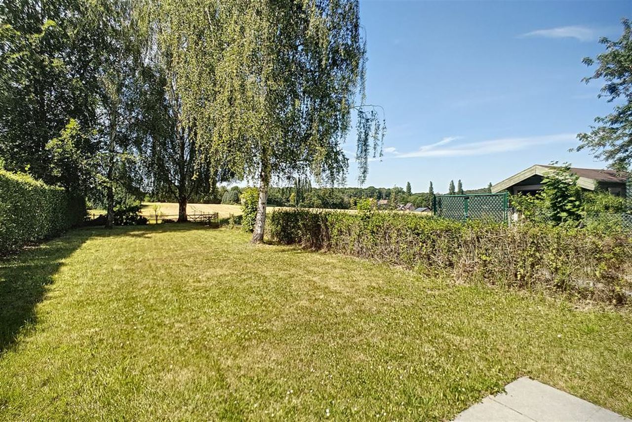 Koppelvilla in rustige straat vlakbij het Park van Tervuren.