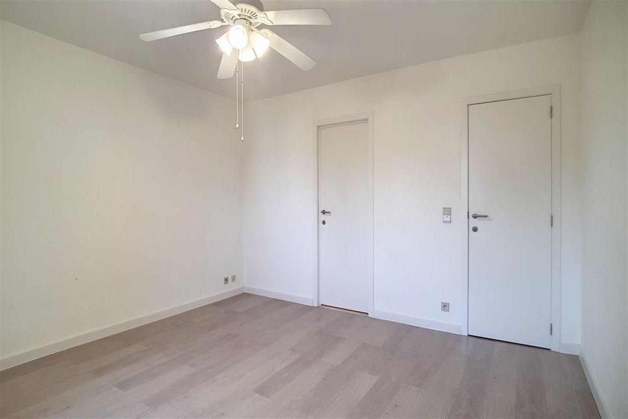 Koppelvilla in rustige straat vlakbij het Park van Tervuren.