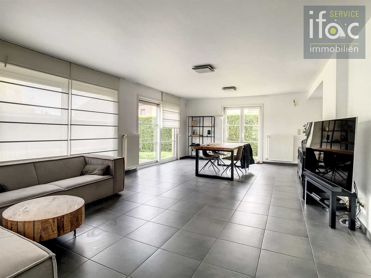 Beautifully located villa with 5 bedrooms