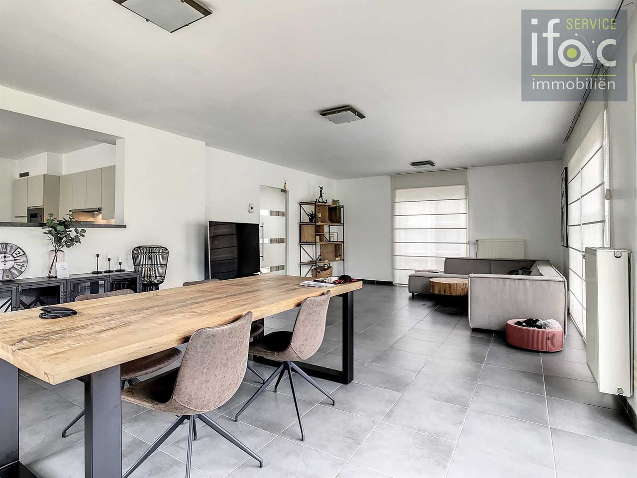 Beautifully located villa with 5 bedrooms