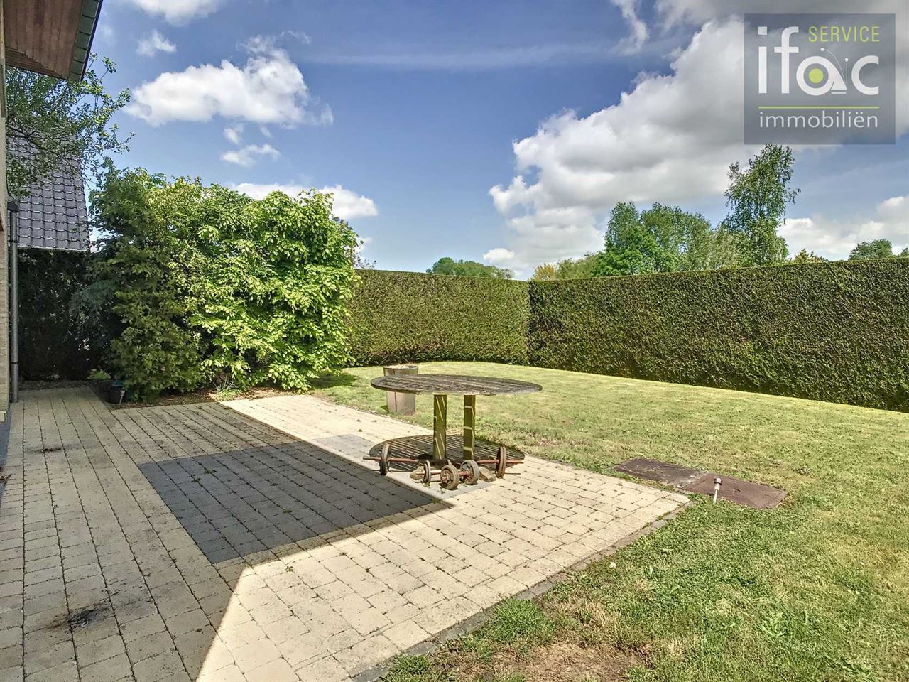 Beautifully located villa with 5 bedrooms