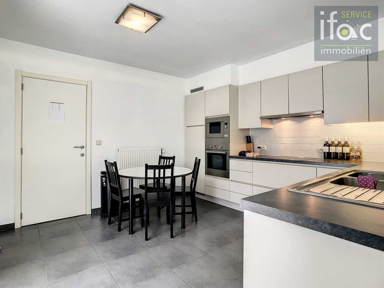 Beautifully located villa with 5 bedrooms