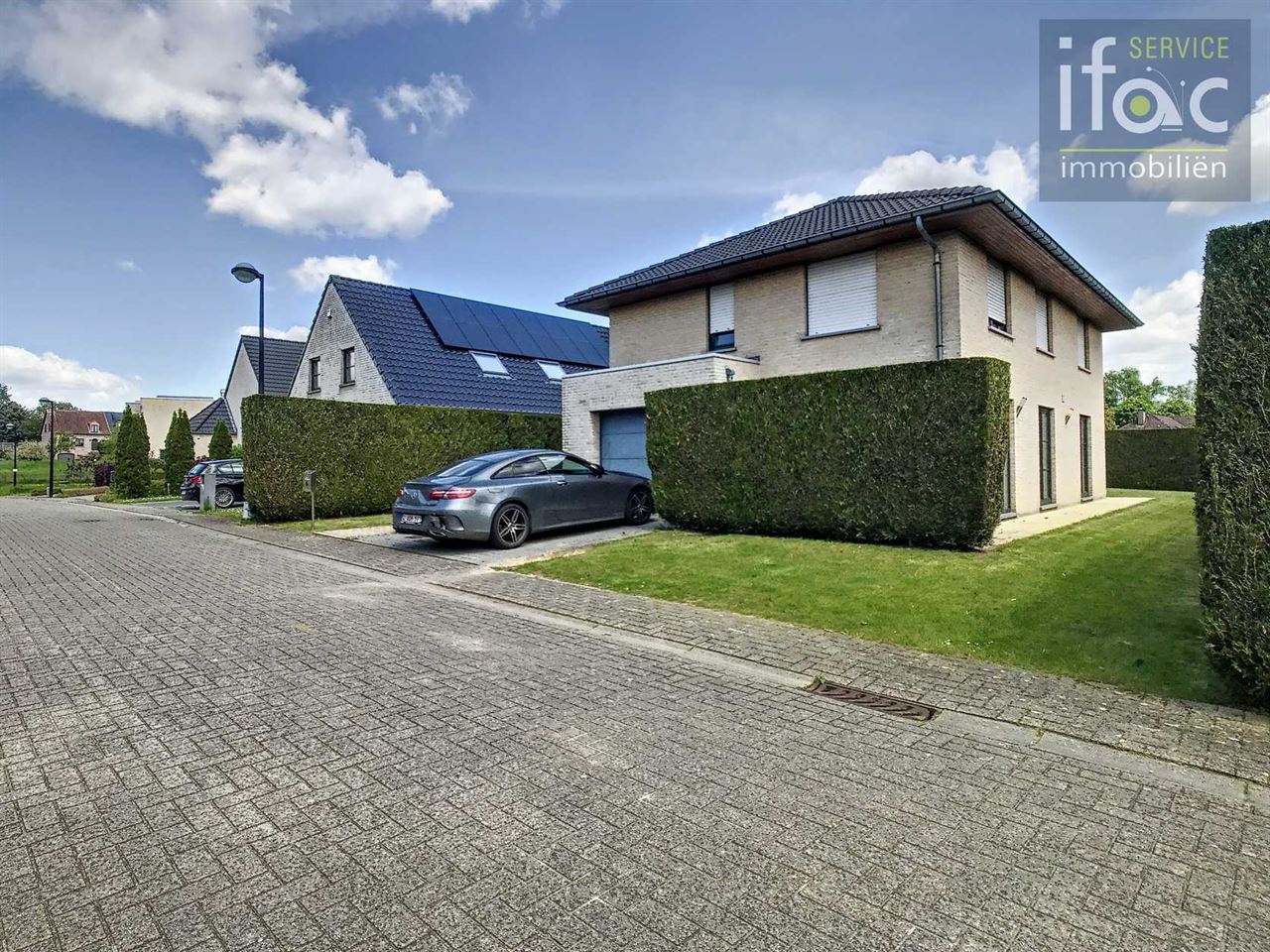 Beautifully located villa with 5 bedrooms