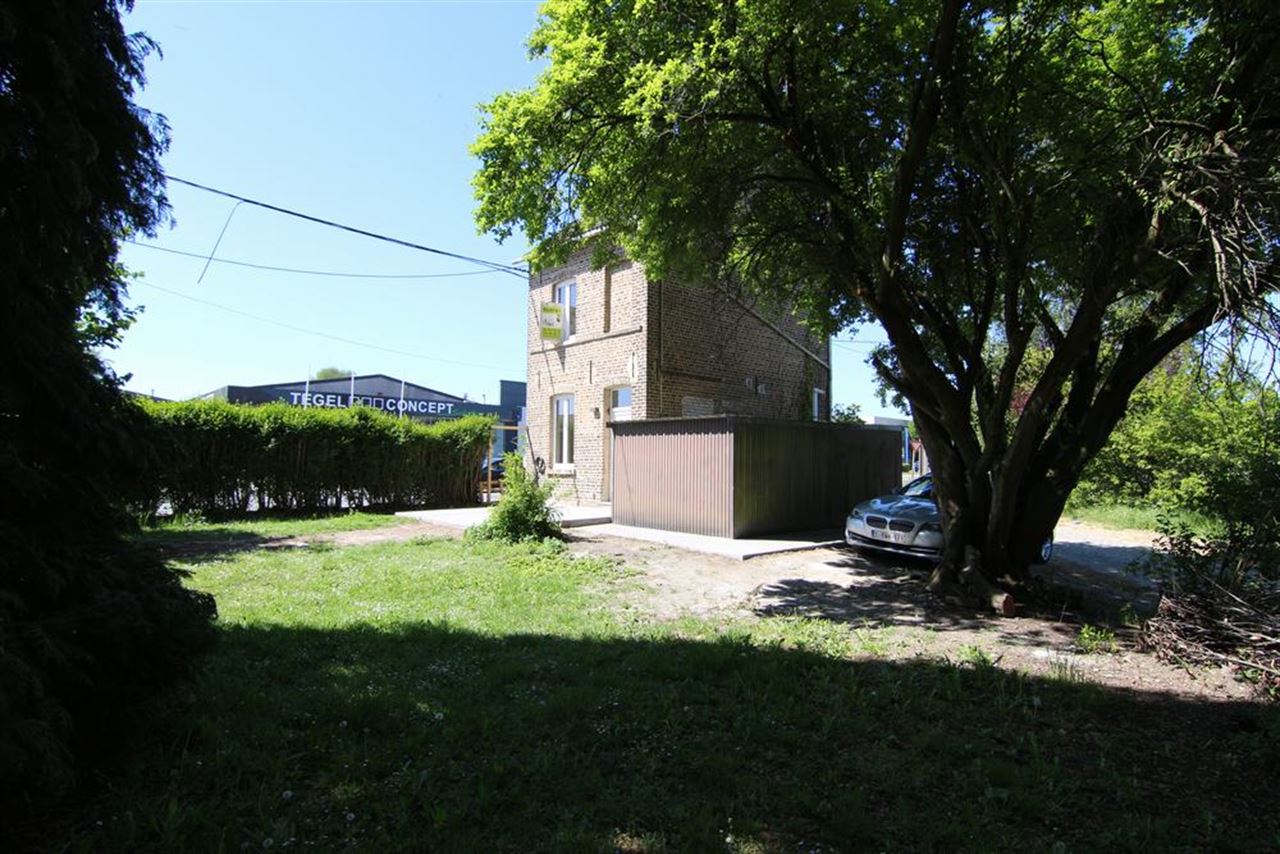 Volledig gerenoveerde woning met tuin