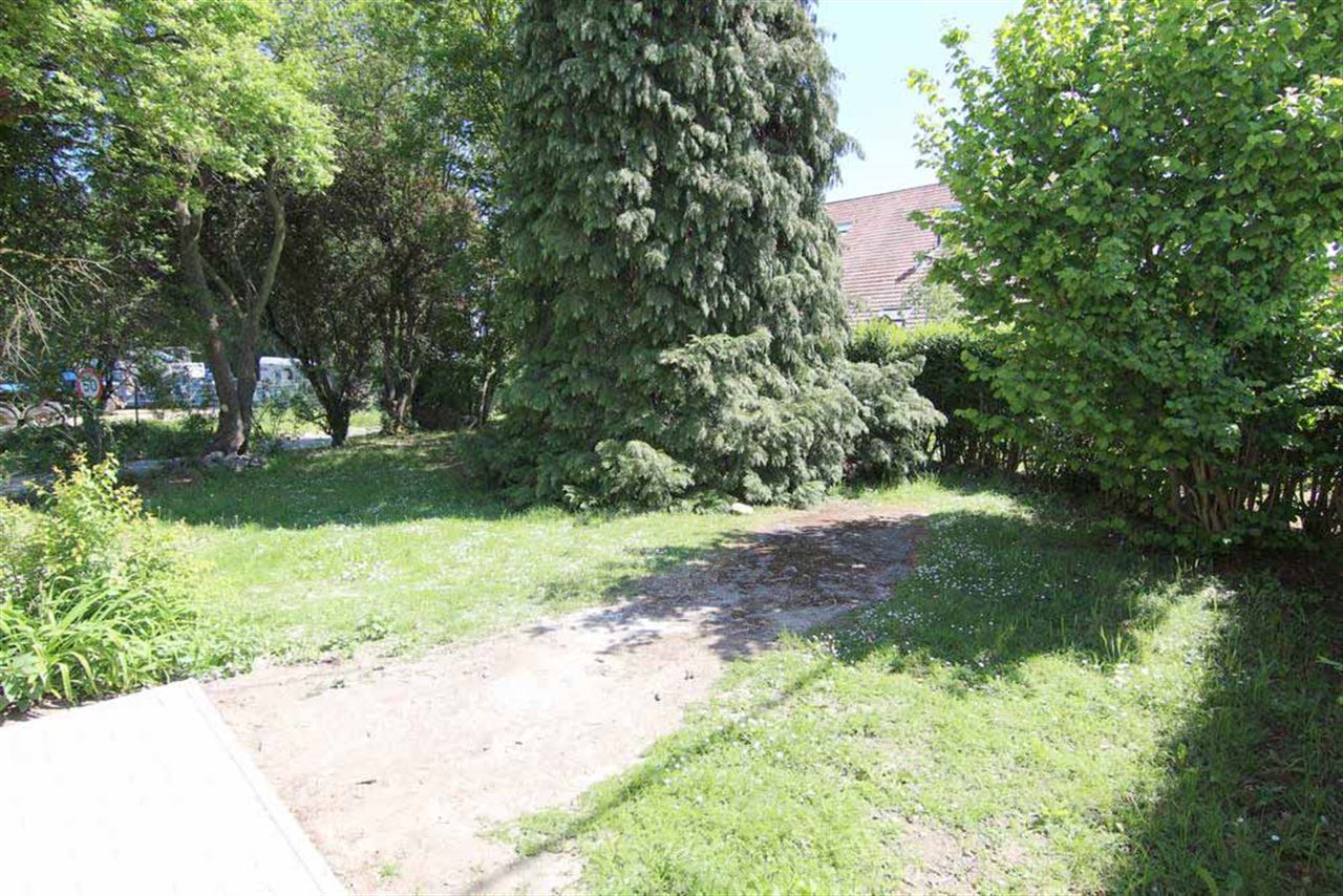 Volledig gerenoveerde woning met tuin