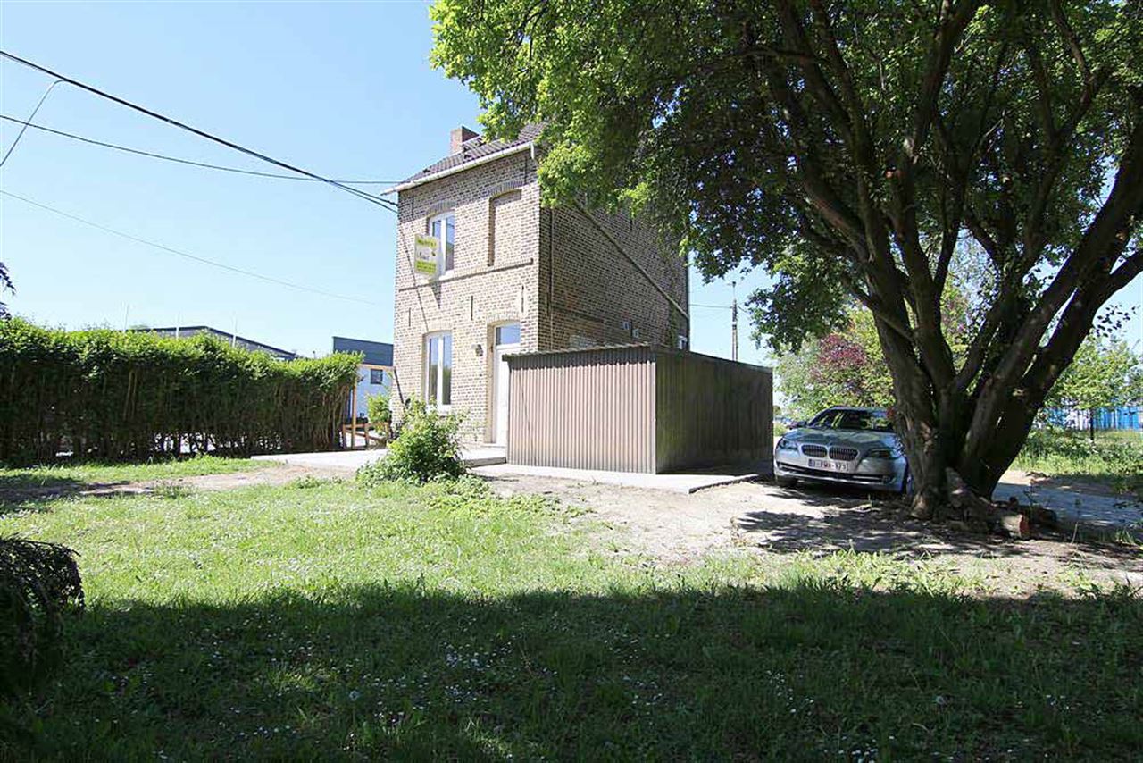 Volledig gerenoveerde woning met tuin