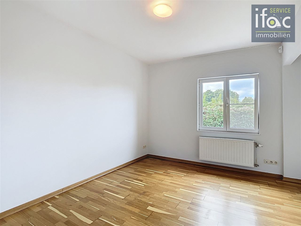 Gerenoveerde villa met 4 ruime slaapkamers