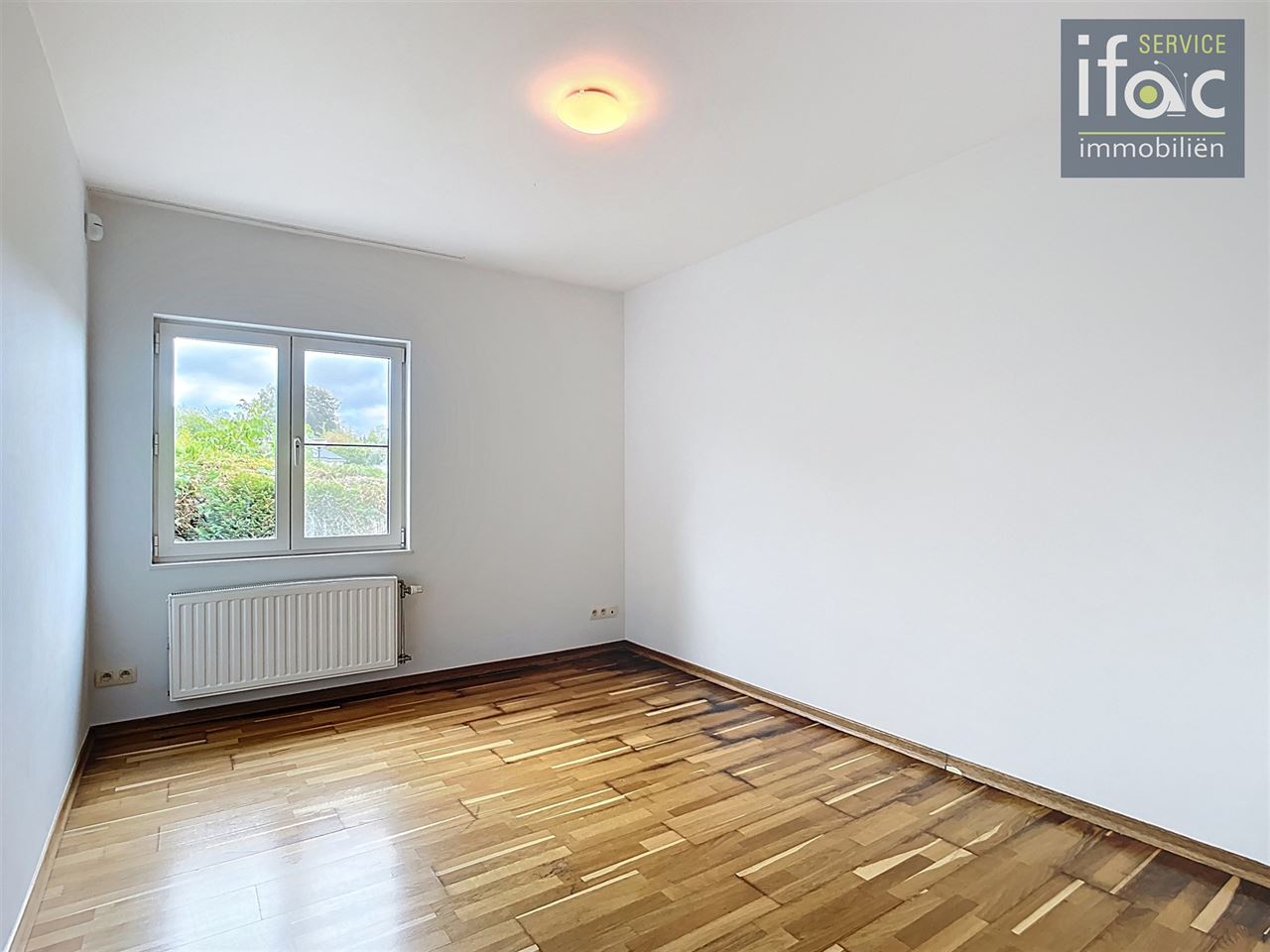 Gerenoveerde villa met 4 ruime slaapkamers
