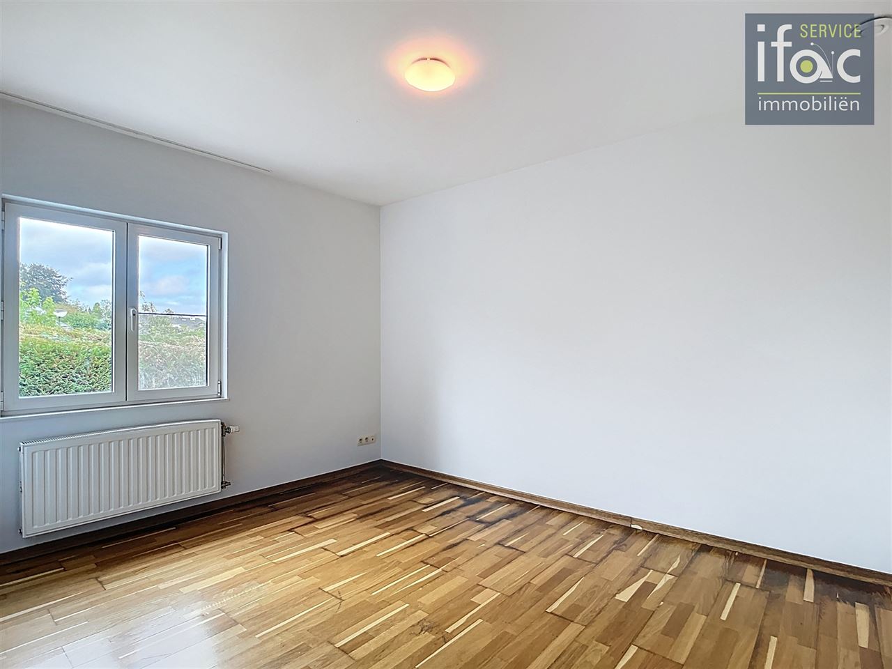Gerenoveerde villa met 4 ruime slaapkamers