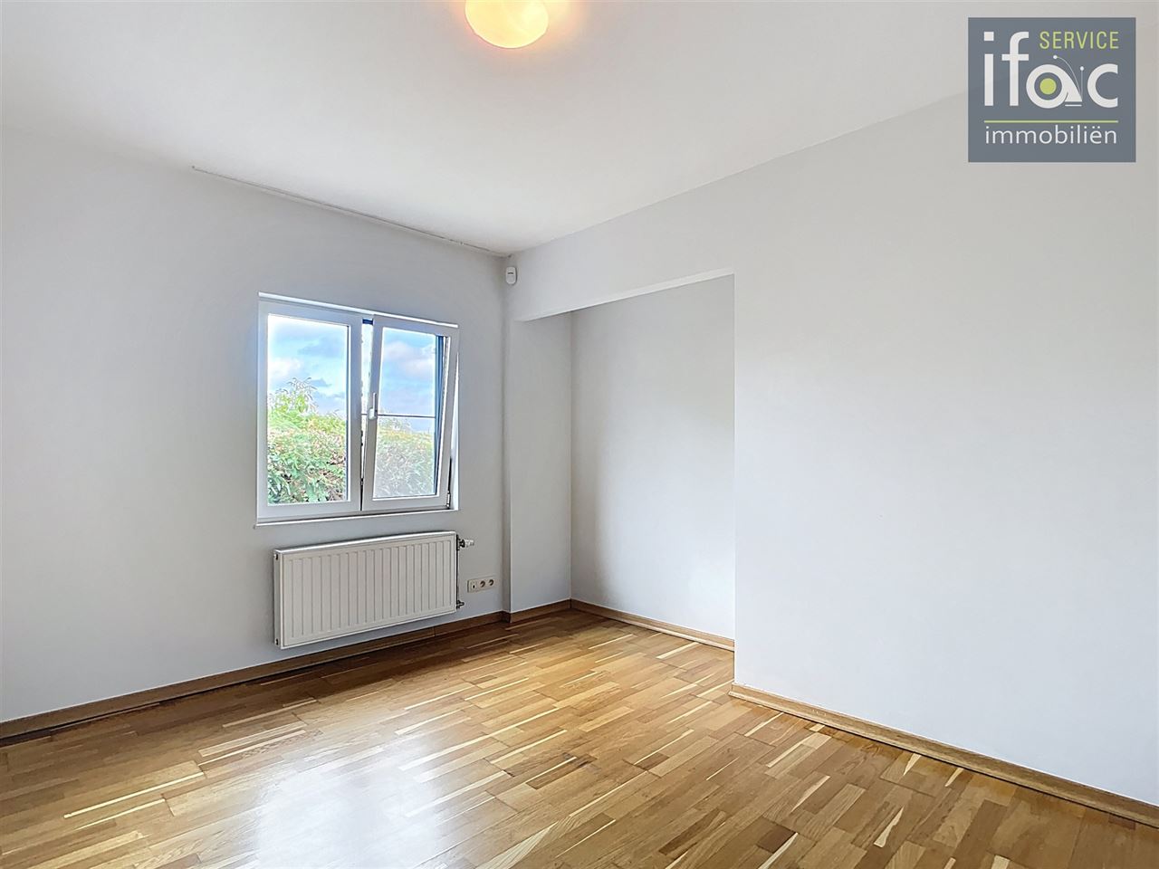 Gerenoveerde villa met 4 ruime slaapkamers