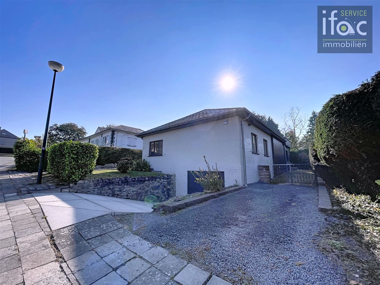 Gerenoveerde villa met 4 ruime slaapkamers