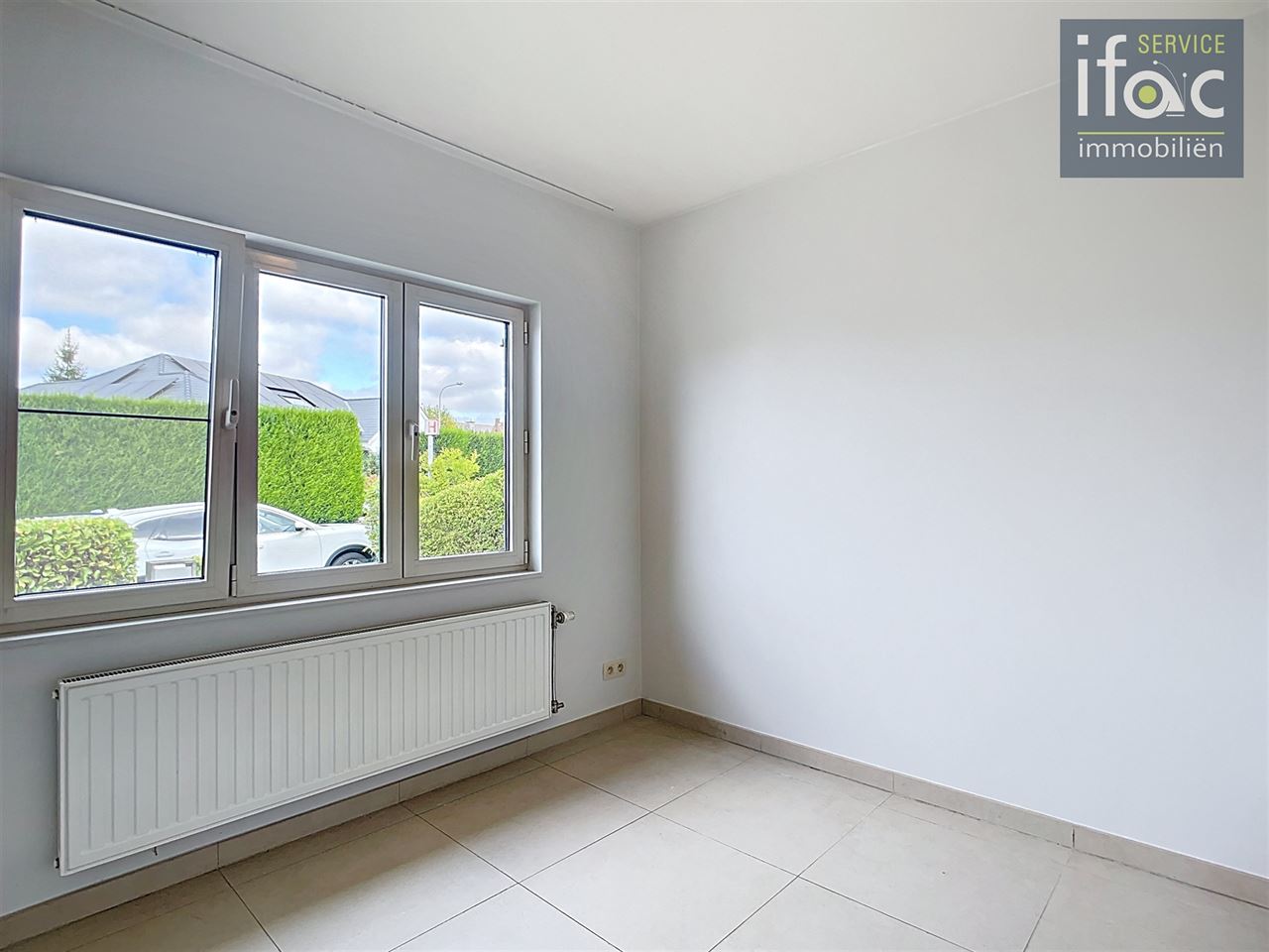 Gerenoveerde villa met 4 ruime slaapkamers