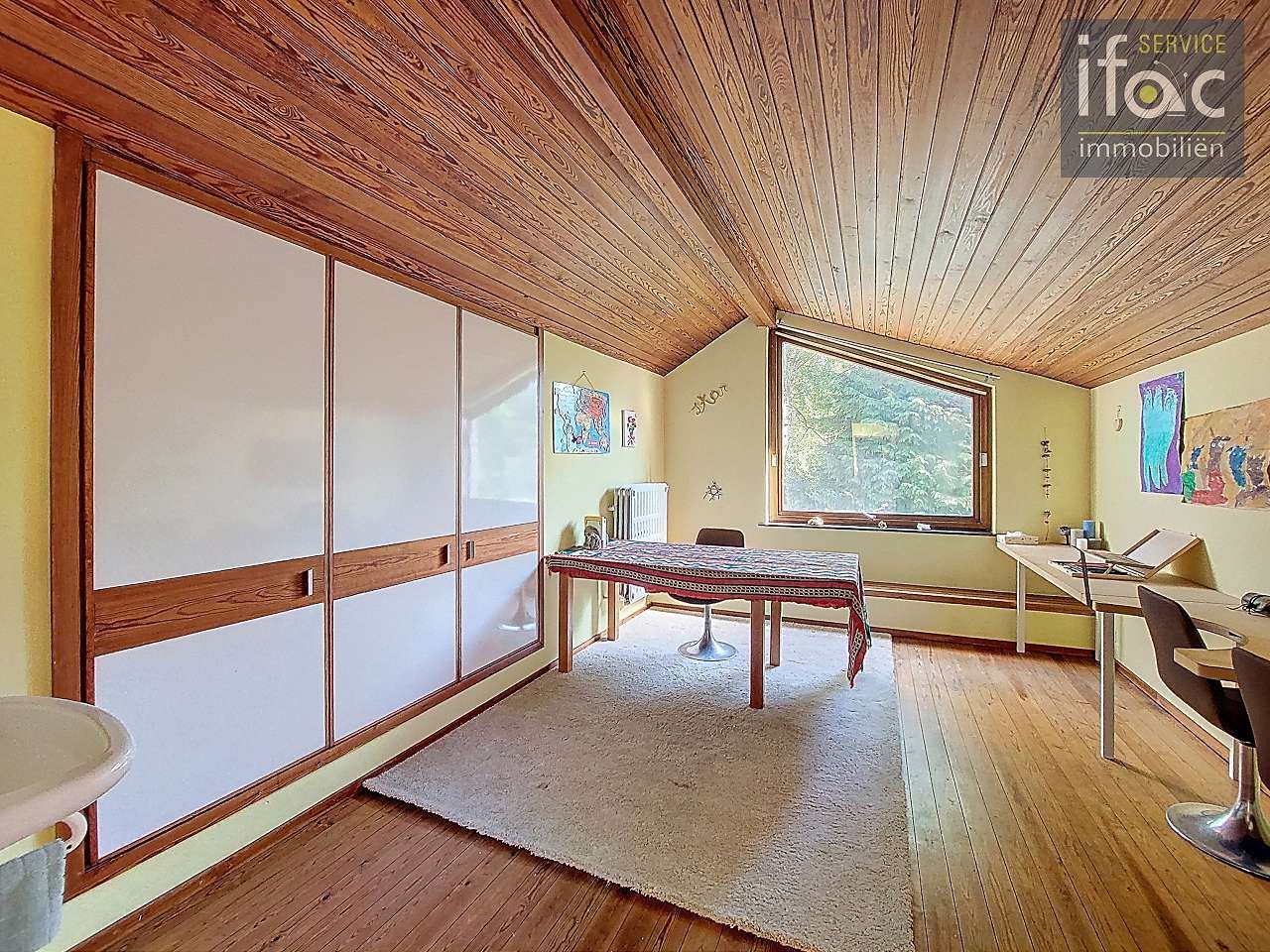 Zonovergoten te renoveren villa nabij Zoniënwoud