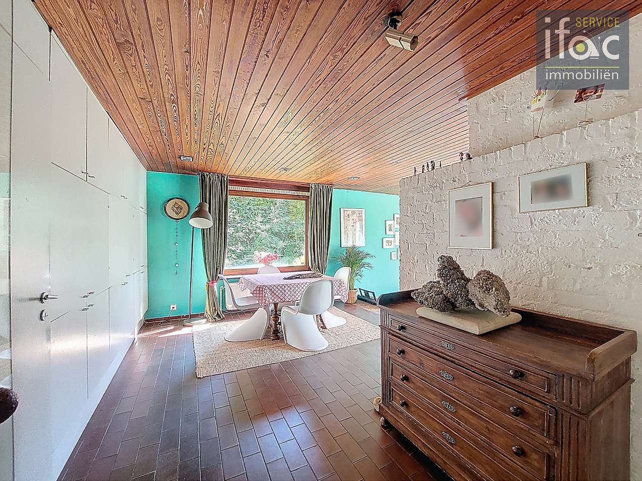 Zonovergoten te renoveren villa nabij Zoniënwoud