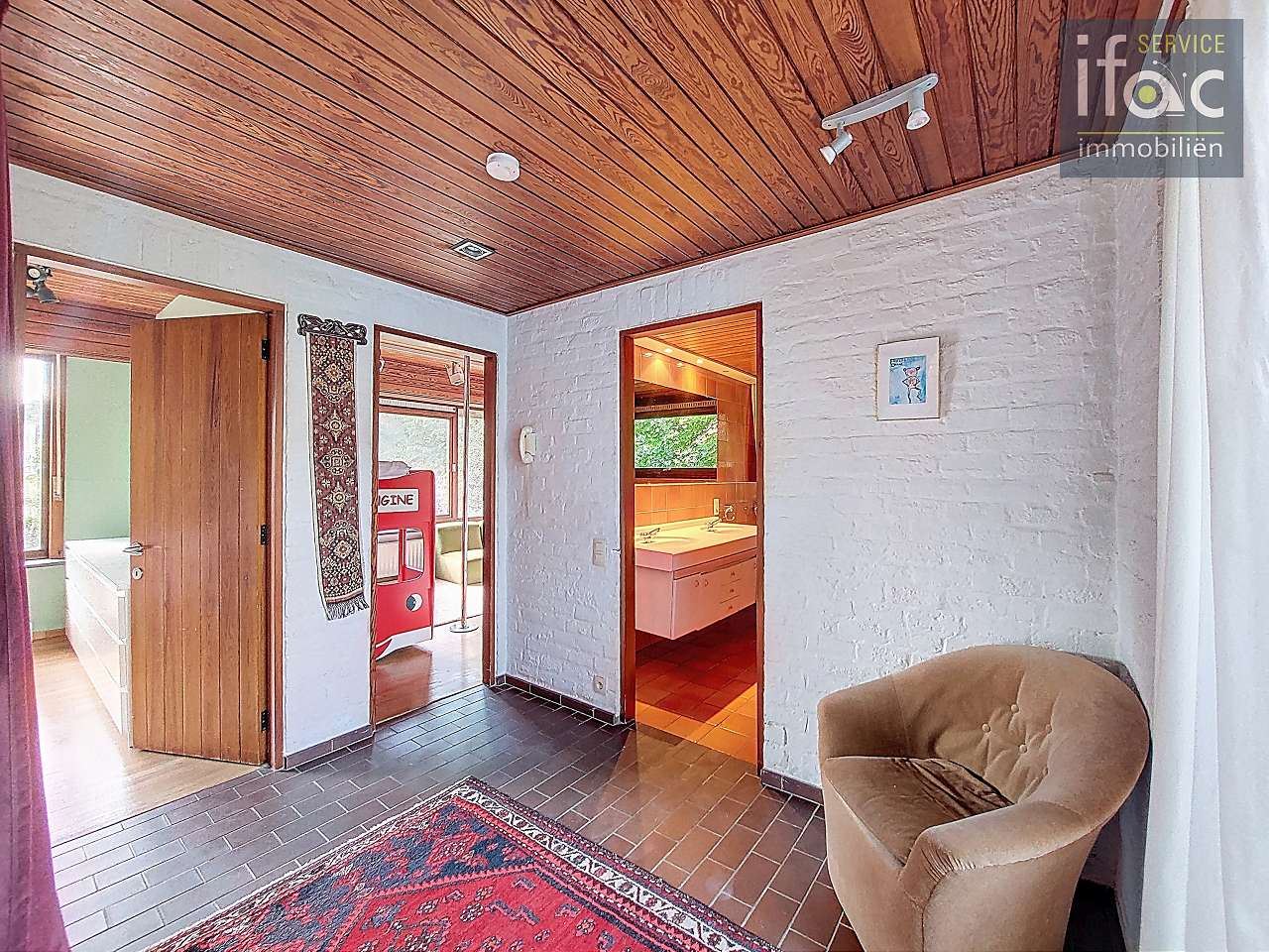 Zonovergoten te renoveren villa nabij Zoniënwoud