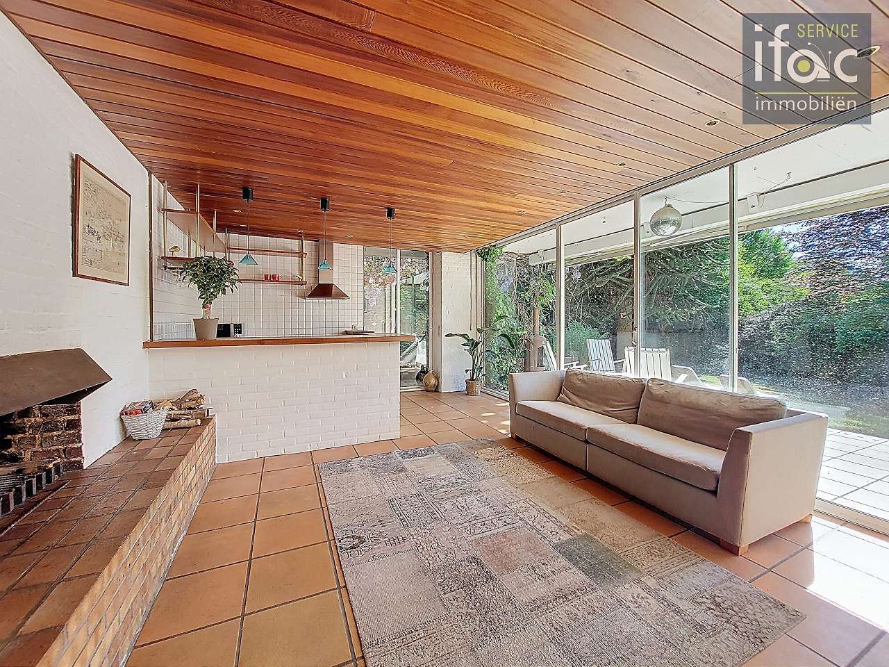 Zonovergoten te renoveren villa nabij Zoniënwoud