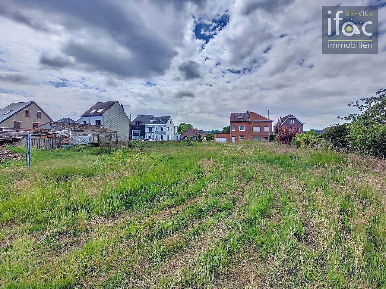 Spacious building plot of 32a 08ca for detached house