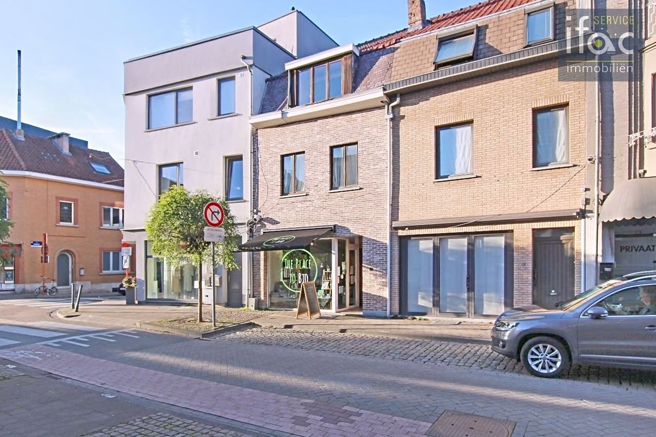 Opbrengsteigendom met 2 flats en handelsruimte Tervuren
