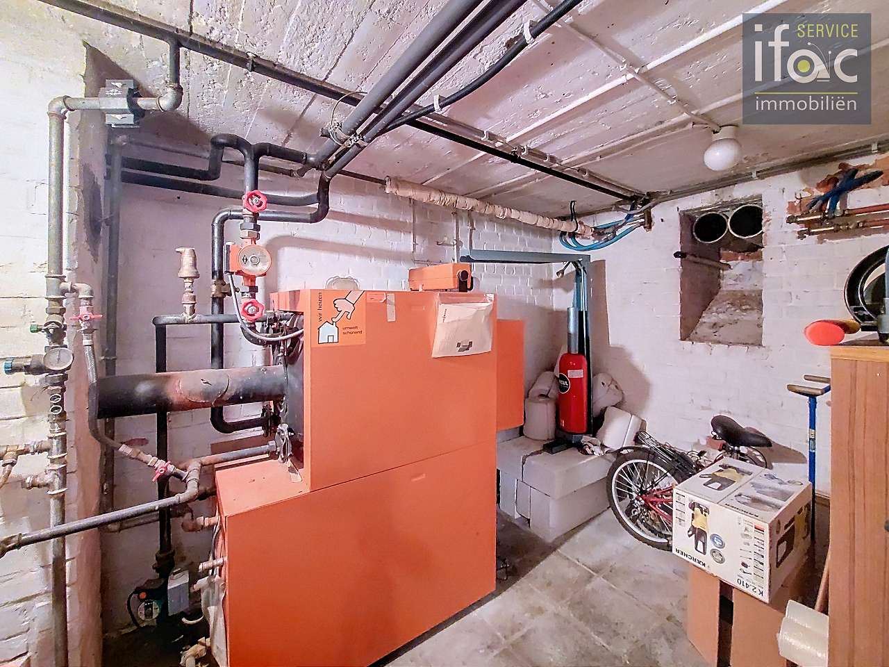 Centraal gelegen driegevelwoning met mooie tuin op ±7a