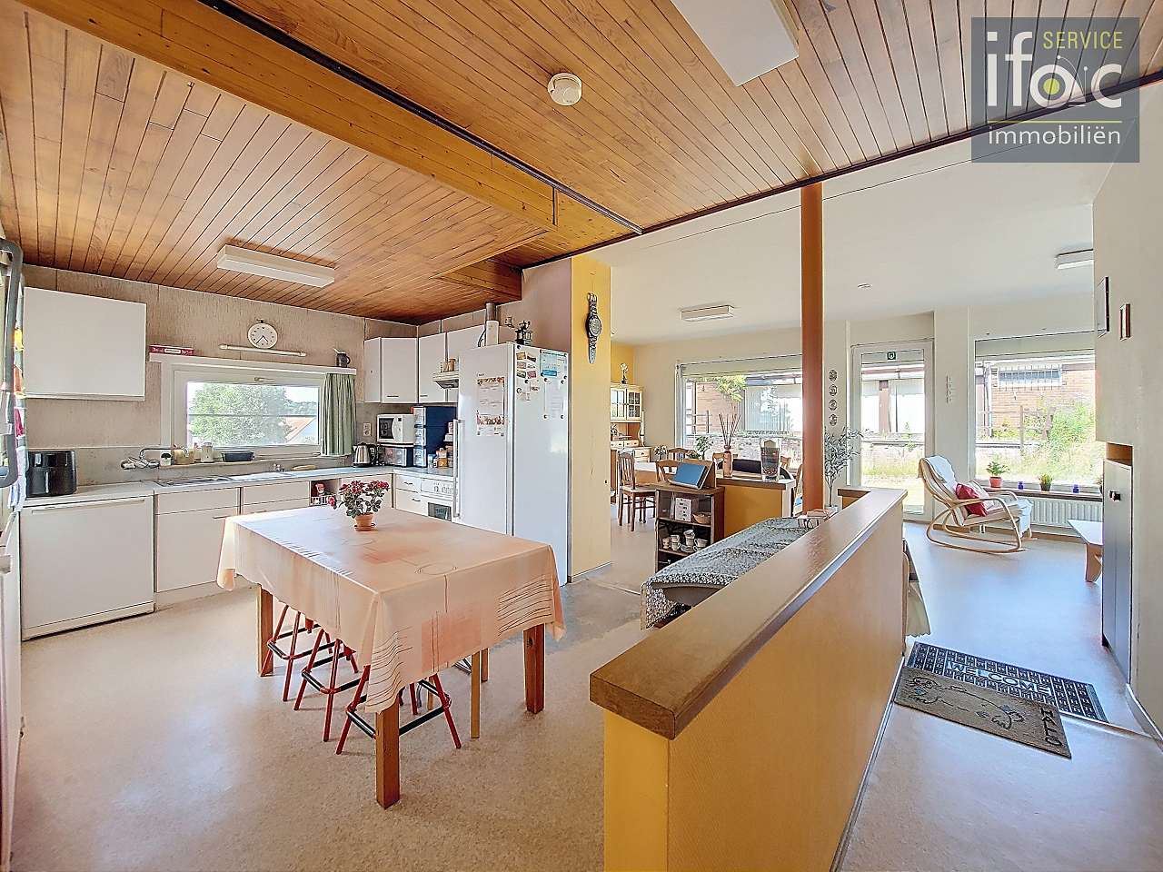 Centraal gelegen driegevelwoning met mooie tuin op ±7a