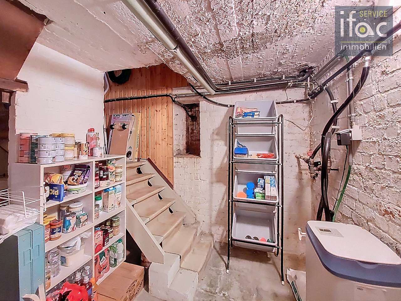 Centraal gelegen driegevelwoning met mooie tuin op ±7a