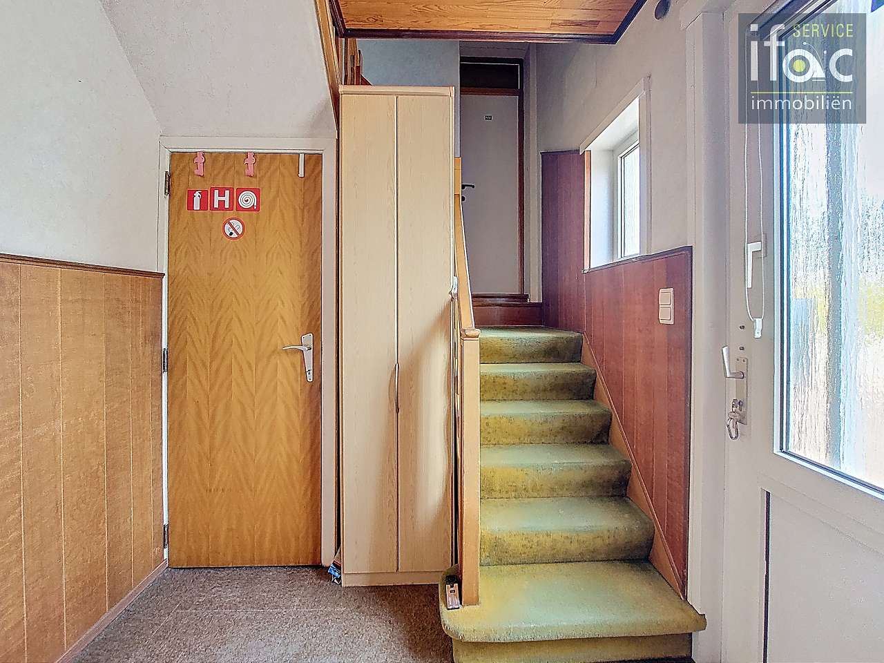 Centraal gelegen driegevelwoning met mooie tuin op ±7a